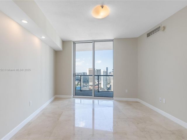 Apartment for sale  Unit #4209 - photo 5916110