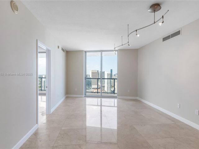 Apartment for sale  Unit #4209 - photo 5916113