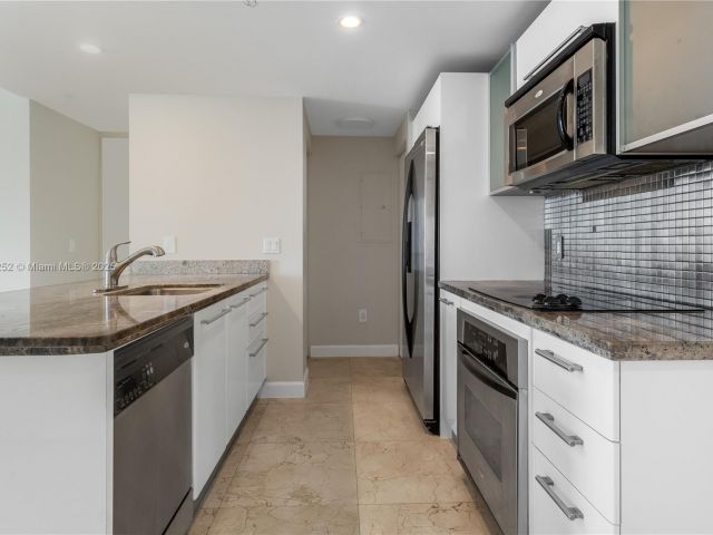 Apartment for sale  Unit #4209 - photo 5916115