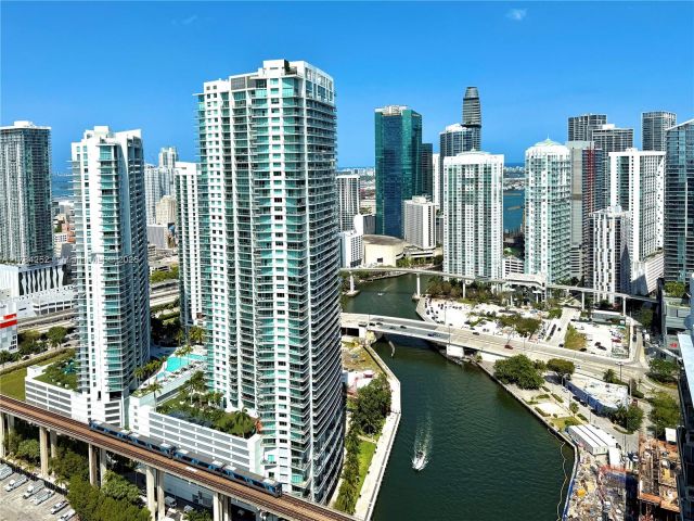 Apartment for sale  Unit #4209 - photo 5916118