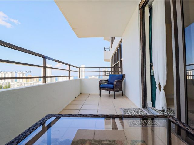 Apartment for rent  Unit #2107 - photo 5902399