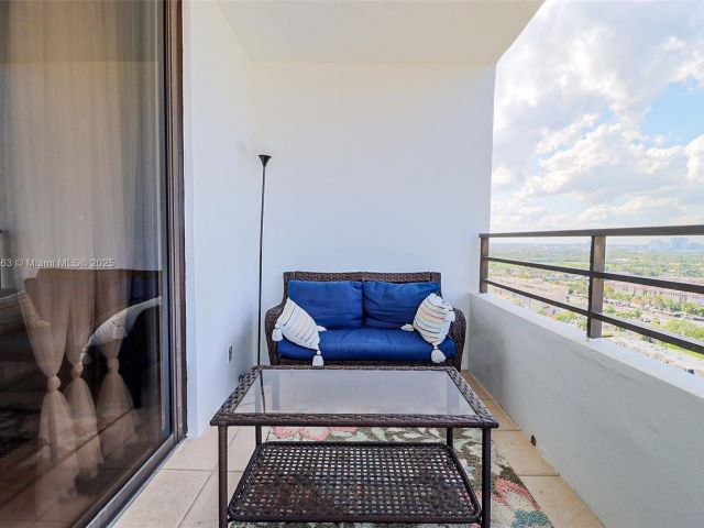 Apartment for rent  Unit #2107 - photo 5902400