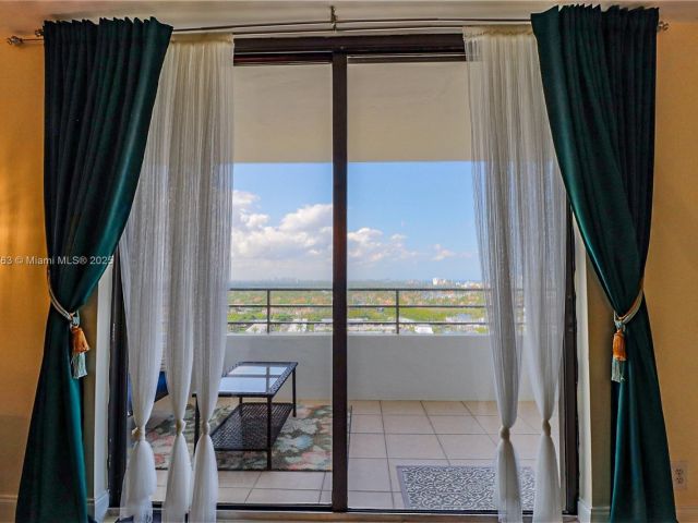 Apartment for rent  Unit #2107 - photo 5902401