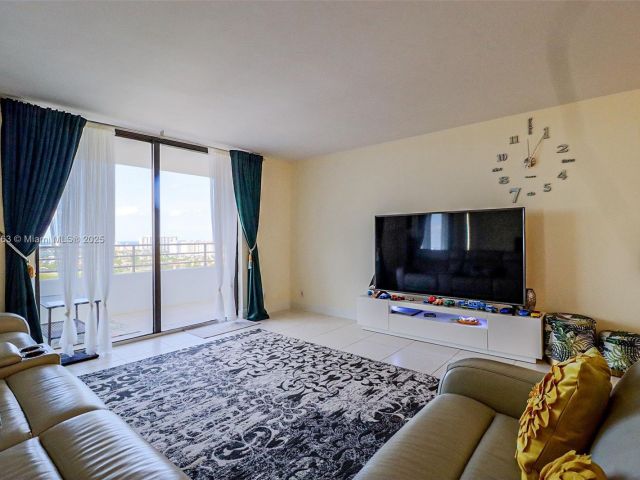 Apartment for rent  Unit #2107 - photo 5902402