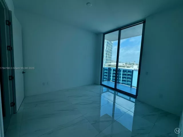 2-bedroom condo for rent in Sunny Isles Beach - 17550 Collins Ave 1005 - MondialRealty