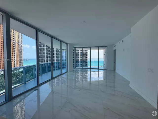 2-bedroom condo for rent in Sunny Isles Beach - 17550 Collins Ave 1005 - MondialRealty
