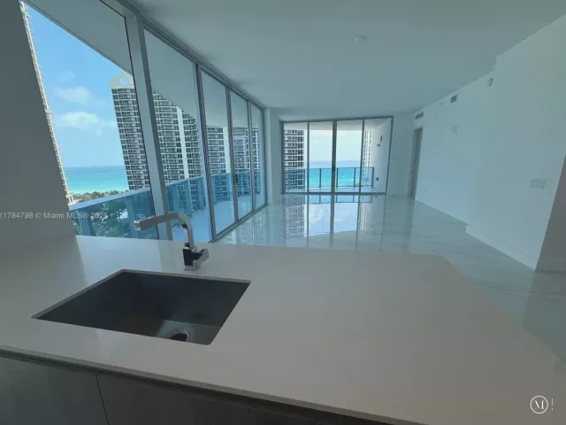 2-bedroom condo for rent in Sunny Isles Beach - 17550 Collins Ave 1005 - MondialRealty