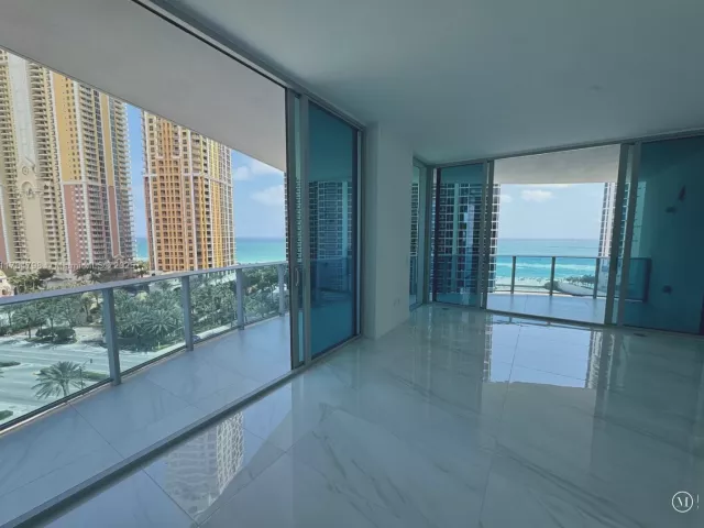 2-bedroom condo for rent in Sunny Isles Beach - 17550 Collins Ave 1005 - MondialRealty