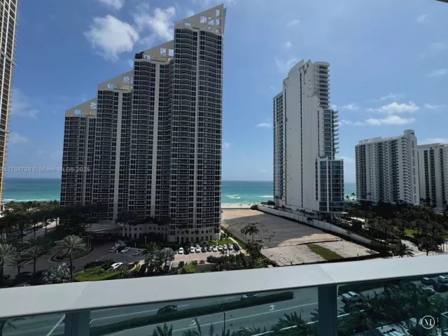2-bedroom condo for rent in Sunny Isles Beach - 17550 Collins Ave 1005 - MondialRealty