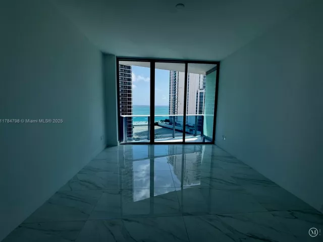 2-bedroom condo for rent in Sunny Isles Beach - 17550 Collins Ave 1005 - MondialRealty
