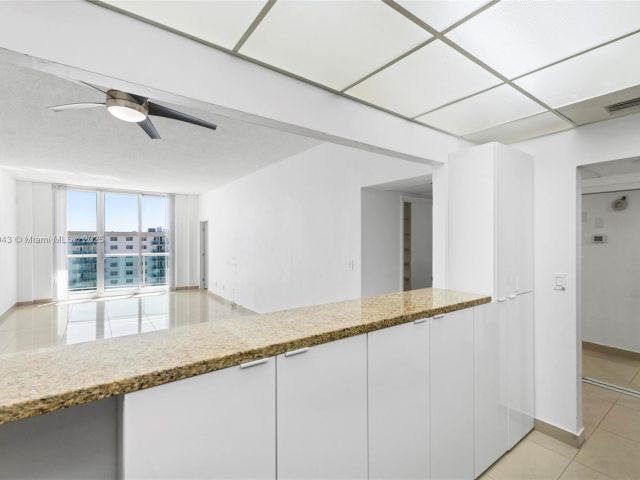 1-bedroom condo for sale in Sunny Isles Beach - 19380 Collins Ave PH-6 - MondialRealty