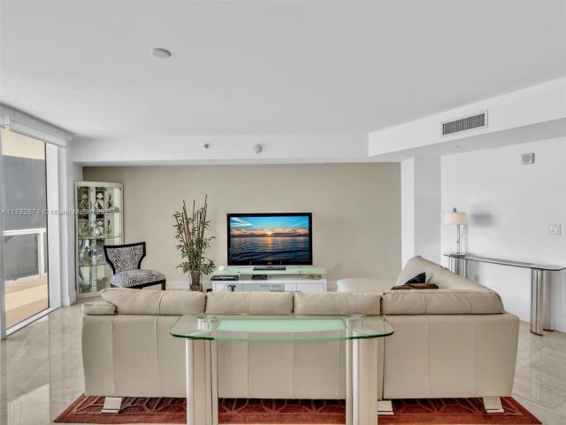 Apartment for sale  Unit #704 - photo 5947347