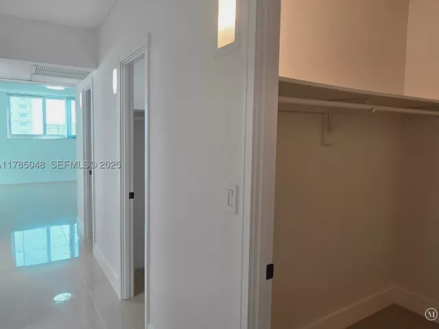2-bedroom condo for sale in Sunny Isles Beach - 19380 Collins Ave 1002 - MondialRealty
