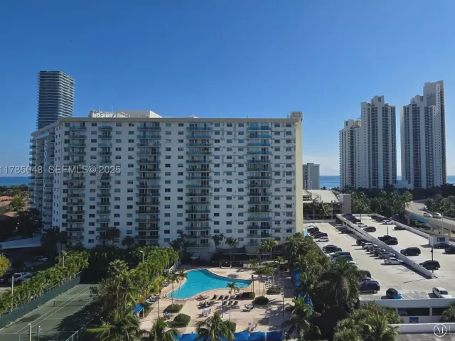 2-bedroom condo for sale in Sunny Isles Beach - 19380 Collins Ave 1002 - MondialRealty