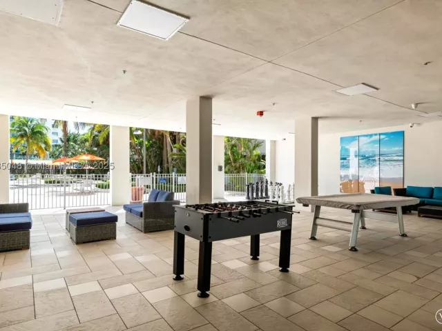2-bedroom condo for sale in Sunny Isles Beach - 19380 Collins Ave 1002 - MondialRealty