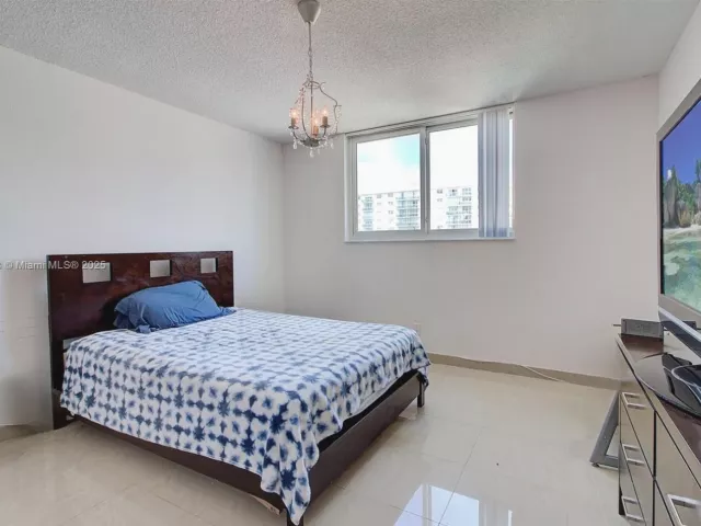 Apartment for sale  Unit #1002 - photo 5926550
