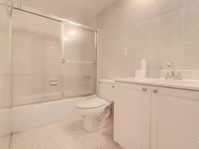 Apartment for sale  Unit #1002 - photo 5926551
