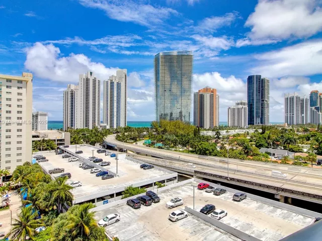 Apartment for sale  Unit #1002 - photo 5926555