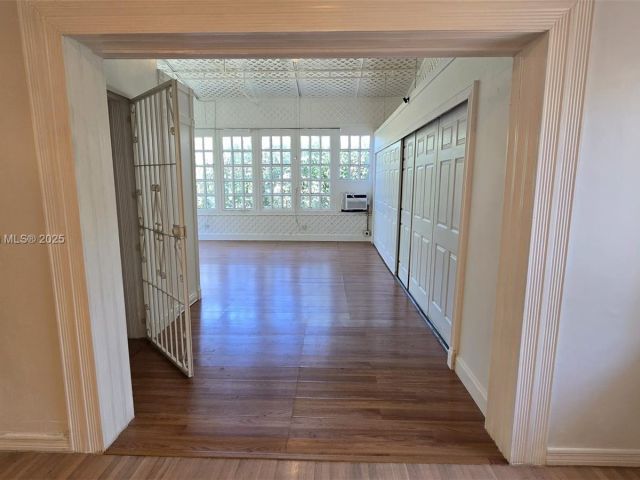 Home for rent at 1901 SW 2nd Ave - photo 5900230