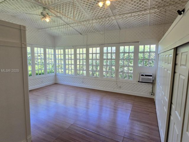 Home for rent at 1901 SW 2nd Ave - photo 5900231