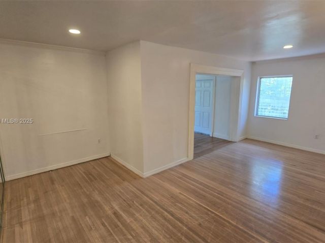 Home for rent at 1901 SW 2nd Ave - photo 5900236
