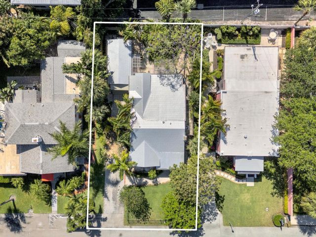 Home for sale at 42 Palm Square - photo 5877683