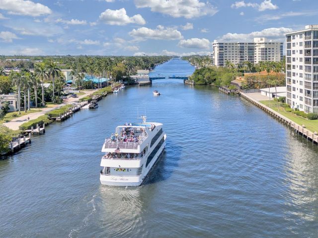 Home for sale at 42 Palm Square - photo 5877685