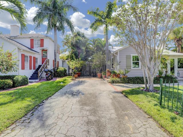 Home for sale at 42 Palm Square - photo 5877688