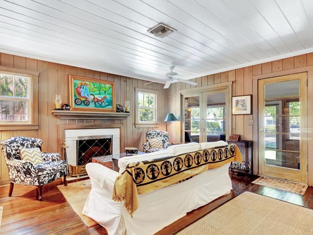 Home for sale at 42 Palm Square - photo 5877689