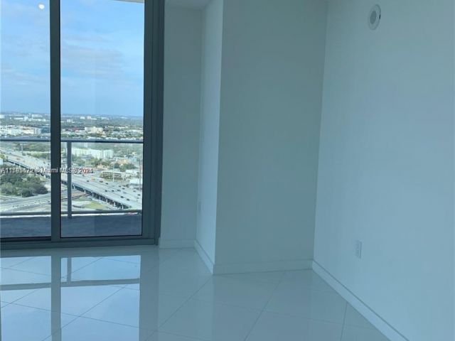 Apartment for sale  Unit #3002 - photo 5923397