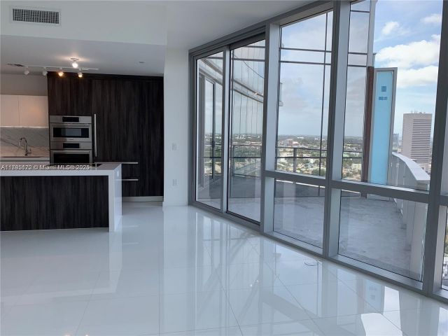 Apartment for sale  Unit #3002 - photo 5923405