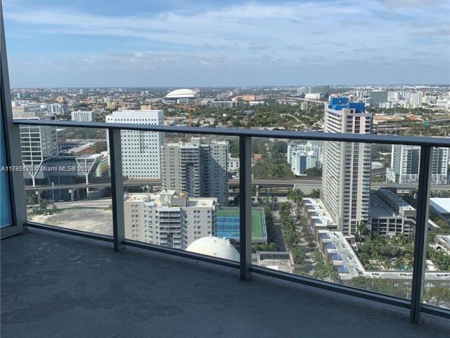 Apartment for sale  Unit #3002 - photo 5923407