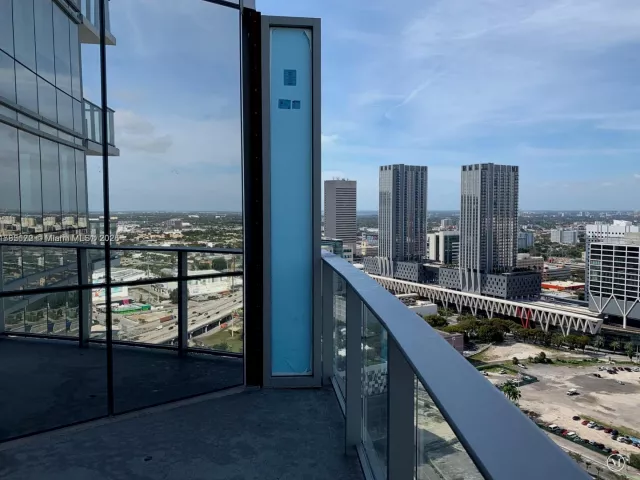 1-bedroom condo for sale in Miami - 851 NE 1st Ave 3002 - MondialRealty