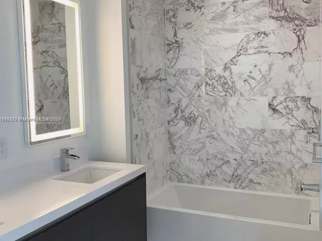 1-bedroom condo for sale in Miami - 851 NE 1st Ave 3002 - MondialRealty