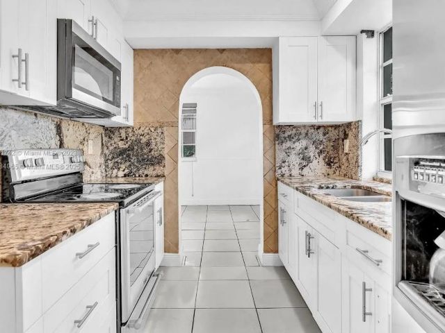 Home for sale at 936 NE 132nd St - photo 5877164