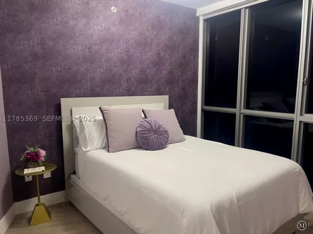 3-bedroom condo for rent in Hollywood - 3101 S Ocean Dr 1707 - MondialRealty