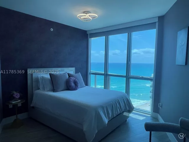 3-bedroom condo for rent in Hollywood - 3101 S Ocean Dr 1707 - MondialRealty