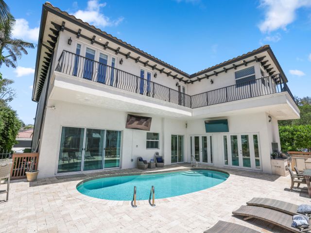 Home for sale at 1030 Rhodes Villa Avenue - photo 5878036