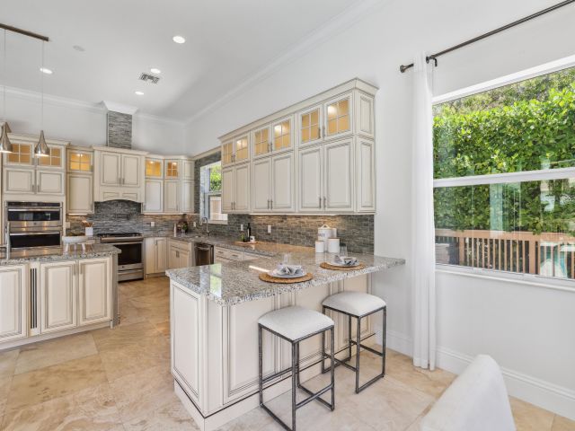 Home for sale at 1030 Rhodes Villa Avenue - photo 5878039