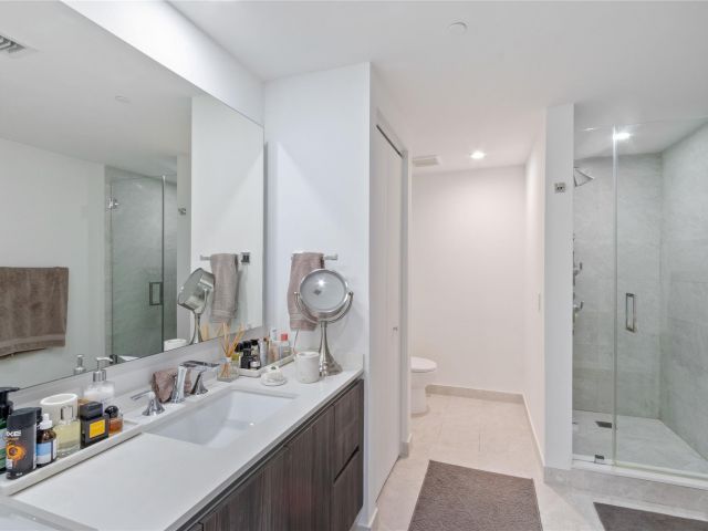 Apartment for rent  Unit #2010 - photo 5958617