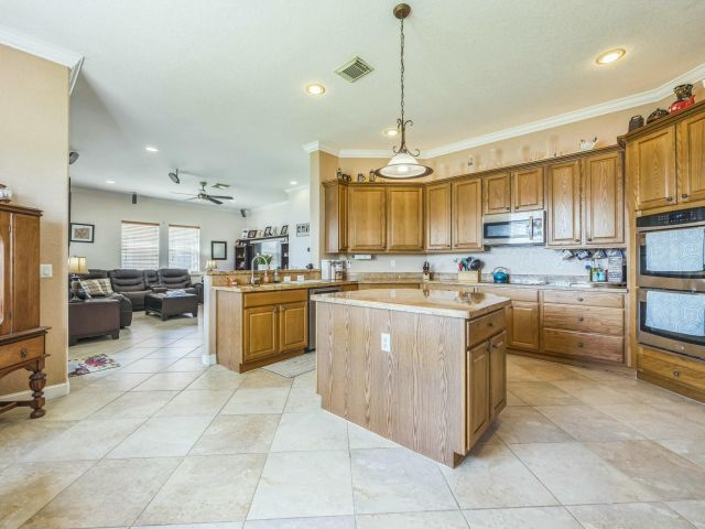 Home for sale at 694 Cresta Circle - photo 5864886