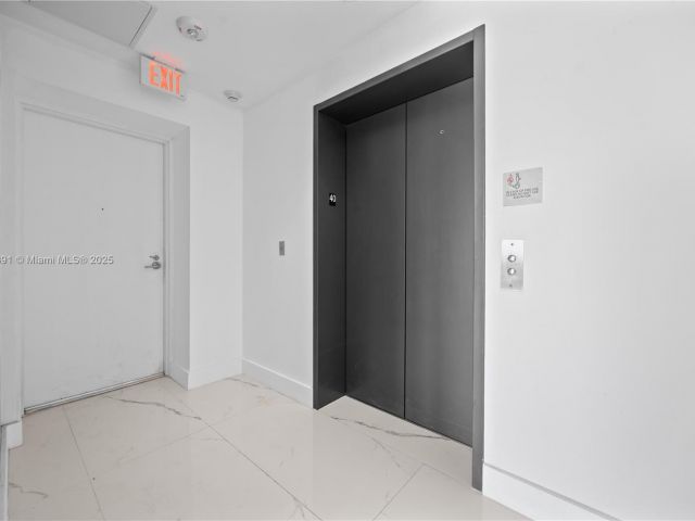 Apartment for sale  Unit #4009 - photo 5925636