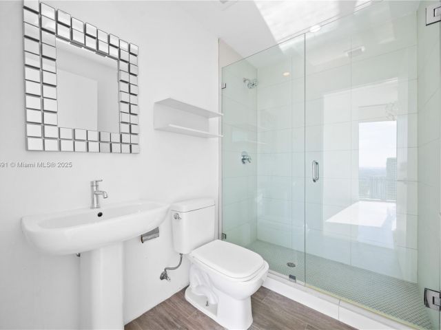 Apartment for sale  Unit #4009 - photo 5925638