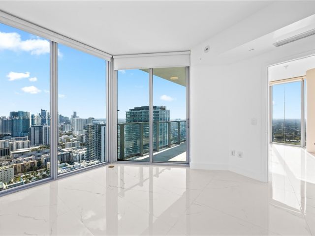 Apartment for sale  Unit #4009 - photo 5925642