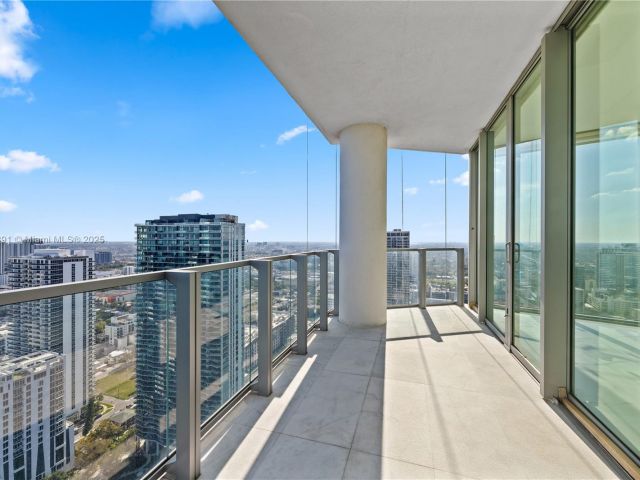 Apartment for sale  Unit #4009 - photo 5925651