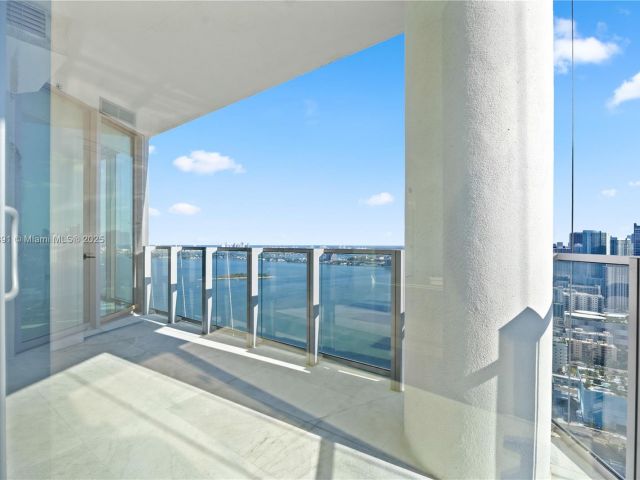 Apartment for sale  Unit #4009 - photo 5925653