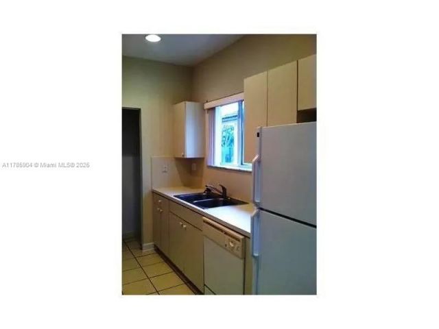 Home for rent at 2540 NE 41st Ter - photo 5870934