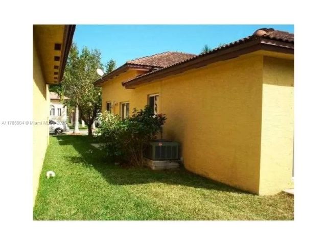 Home for rent at 2540 NE 41st Ter - photo 5870937