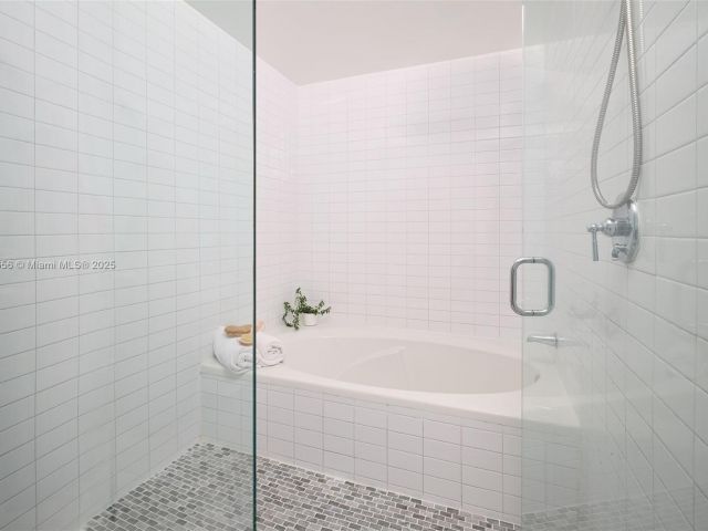 Apartment for sale  Unit #1009 - photo 5921182