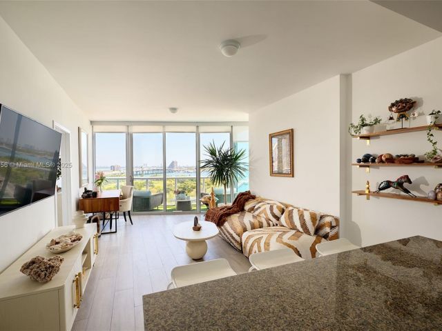 Apartment for sale  Unit #1009 - photo 5921188